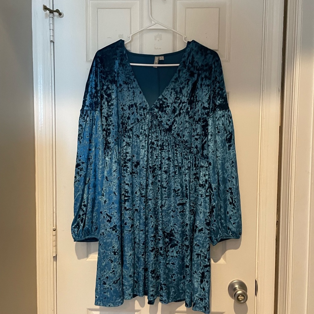 Velvet “Alexis Rose” style dress